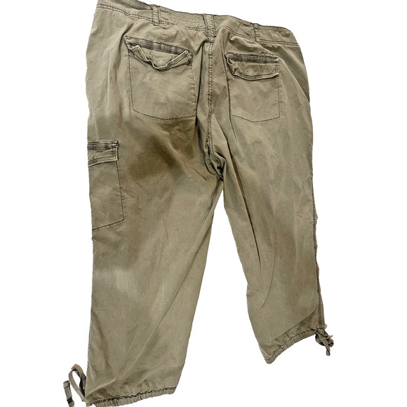 DKNY Women's Cargo Capri Pants Size 18W Khaki Utility Pockets Casual Used - Picture 9 of 10